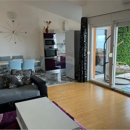 Appartement Exclusive Penthouse On 100 Square Only 70 M From The Sea *