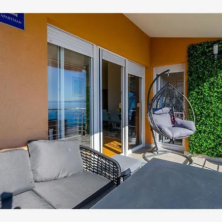 Exclusive Penthouse On 100 Square Only 70 M From The Sea Appartement *
